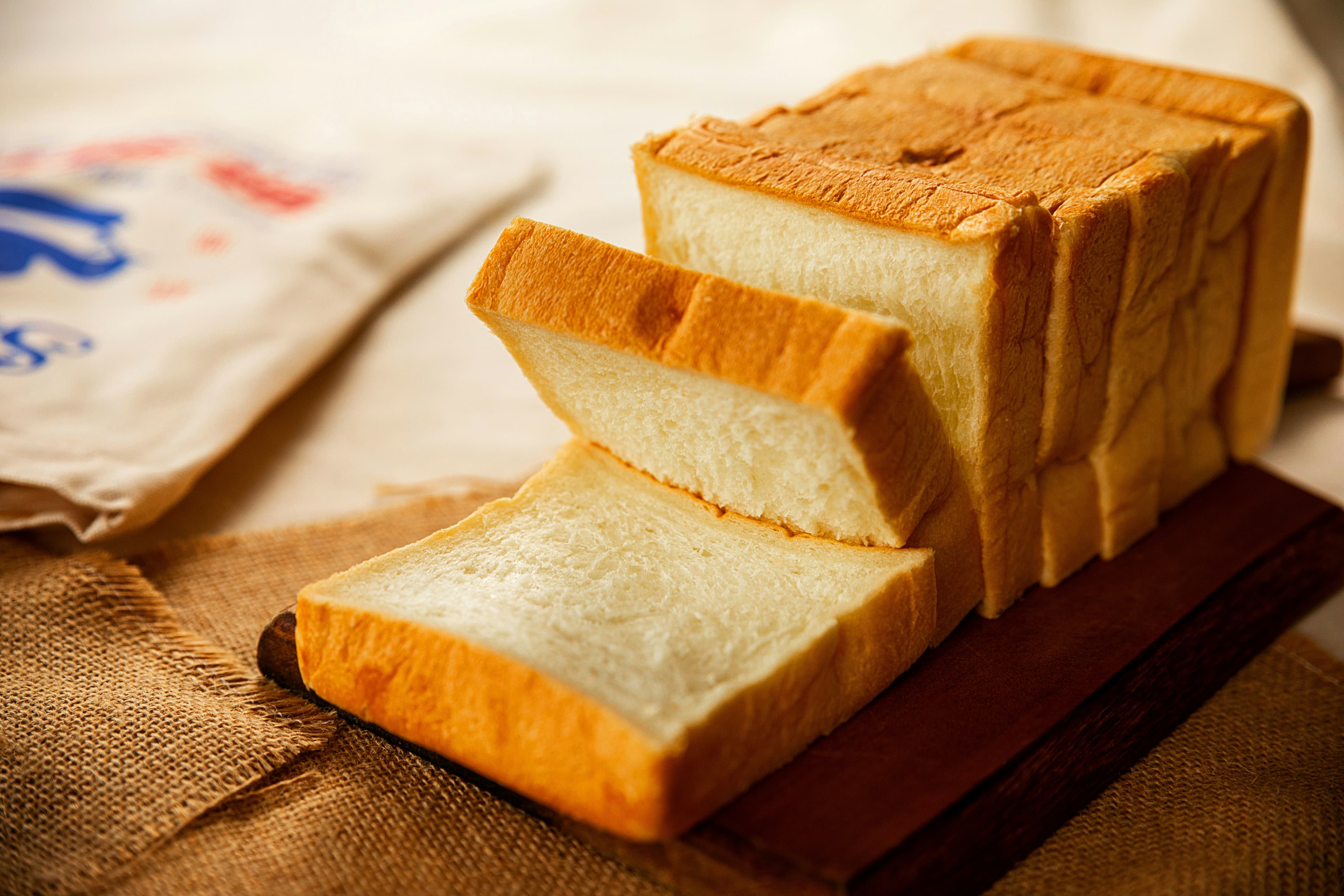 Can Cats Eat Bread?